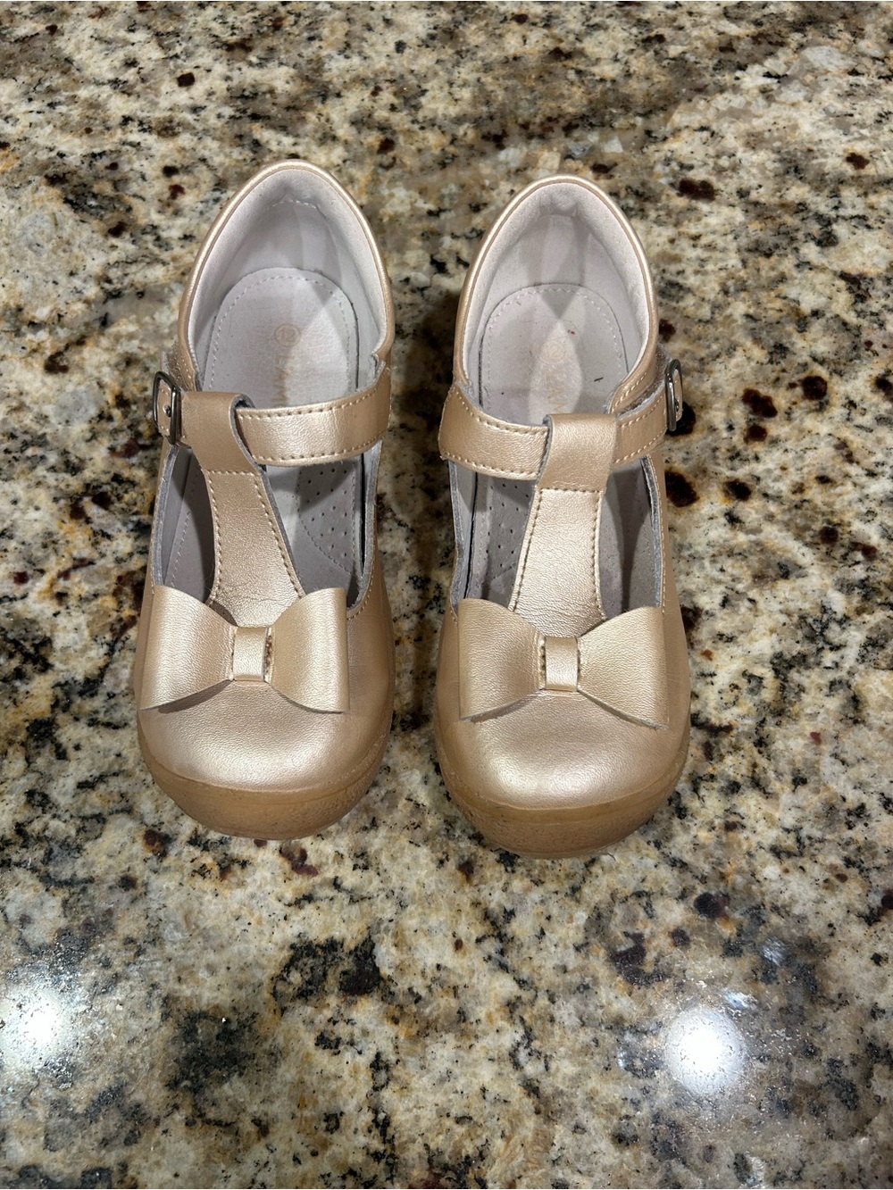 Lamour Girls Gold Mary Jane Dress Shoes with Bow